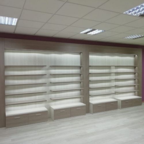EXPOSITOR PARA TIENDA COSMETICOS, ESTANTES Y PERIMETRO CON LED Y 8 GAVETAS CON CORREDERAS